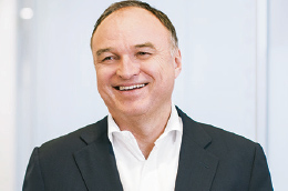 CEO Thomas Ebeling (photo)